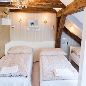 https://alice-apartment-house.praguehotelsweb.com